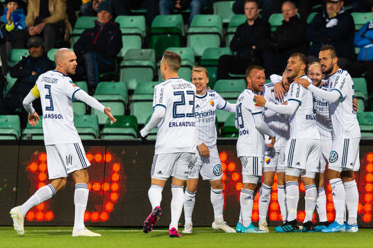 Djurgårdens Jonathan Ring jublar med lagkamrater