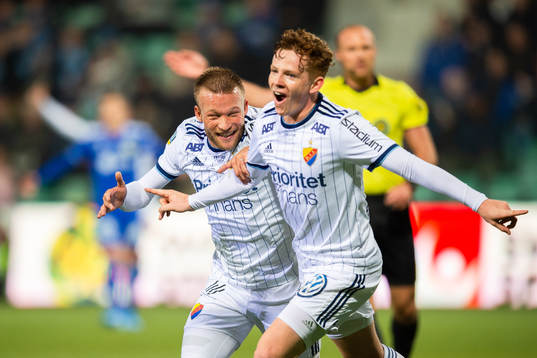 Djurgårdens Aslak Witry och Nicklas Bärkroth jublar