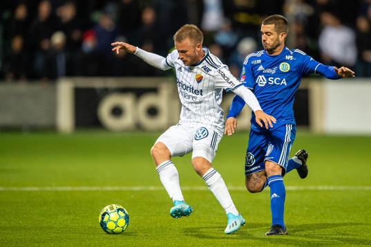 Djurgårdens Nicklas Bärkroth och Sundsvalls Juan Jose
