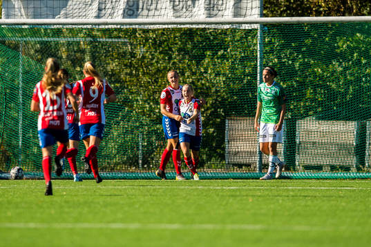 Runa Lillegård of Lyn celebrates
