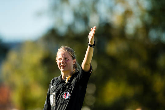 Veronika Fjeldvær, referee