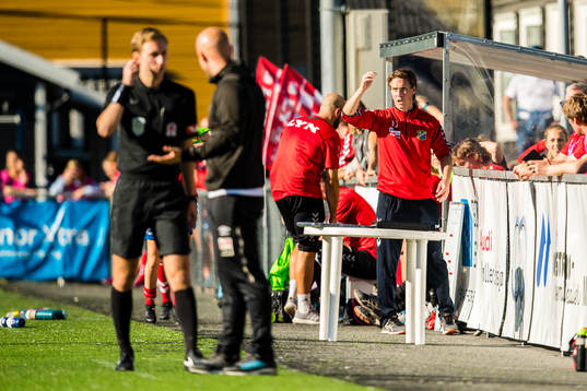 Ole Johan Aas, head coach of Lyn,  reacts