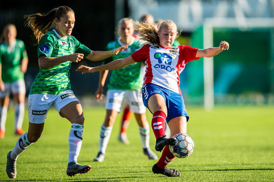 XHanne Kogstad of Klepp ans Joanna Aalstad Bækkelund of Lyn