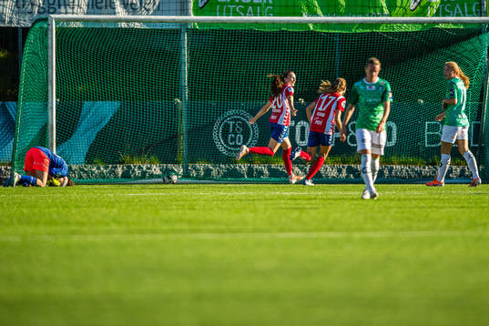 Vilde Hasund of Lyn celebrates