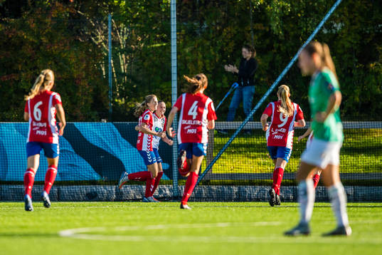 Vilde Hasund of Lyn celebrates