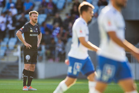 Örebros Michael Almebäck deppar