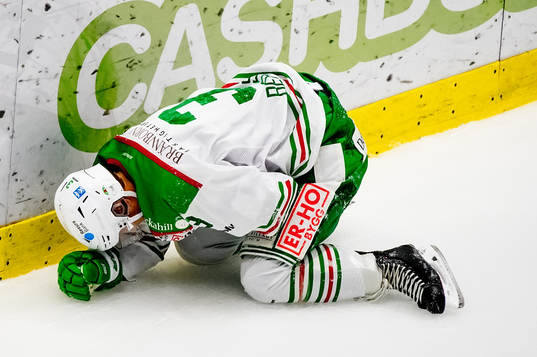Rögles Daniel Bertov har ont