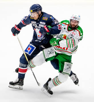 Linköpings Hampus Larsson och Rögles Taylor Matson i