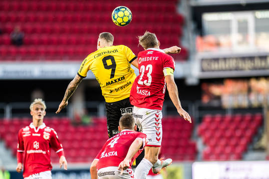 Häckens Gustaf Nilsson och Kalmars Viktor Elm Fidan Aliti