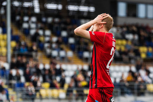 Östersunds Simon Kroon deppar