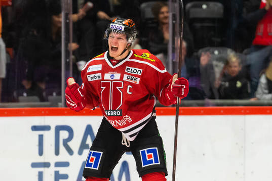 Örebros Christopher Mastomäki jublar