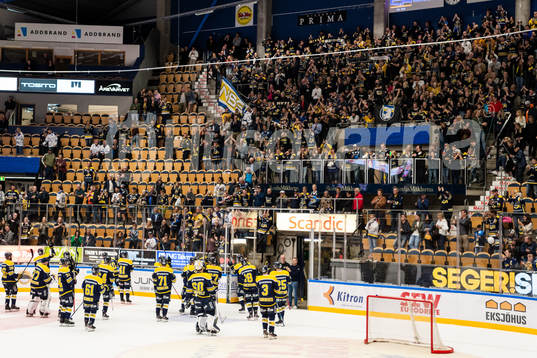 s spelare tackar publiken