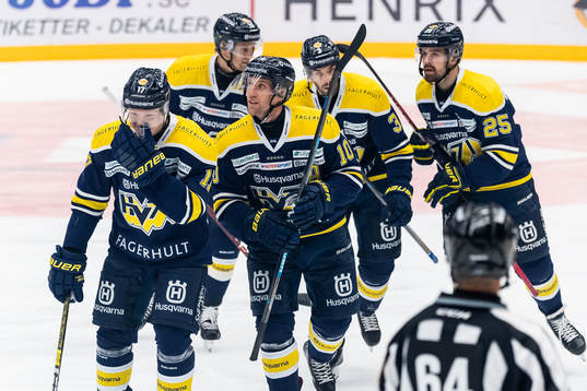s Martin Thörnberg jublar med Emil Johansson, Markus