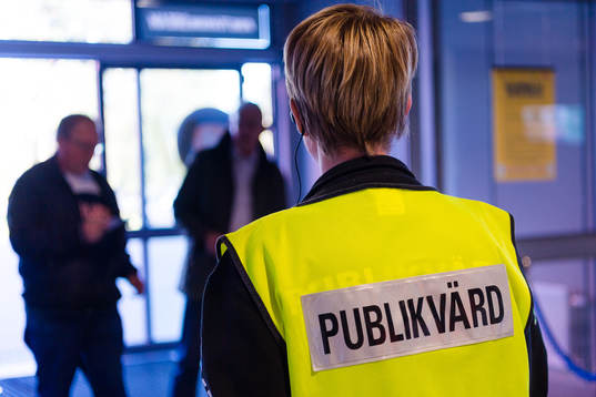 Publikvärd före ishockeymatchen i SHL mellan Växjö och