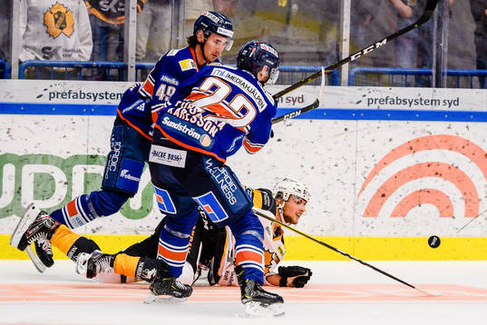Skellefteås Jacob Olofsson faller