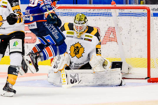 Skellefteås målvakt Gustaf Lindvall