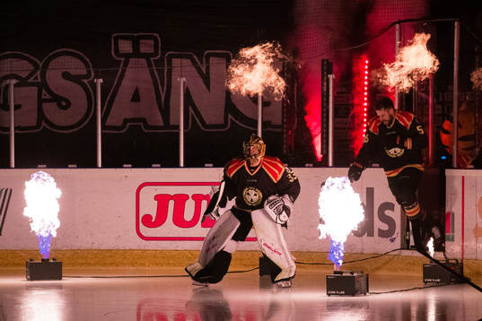 Brynäs målvakt Samuel Ersson och Lukas Kilström gör