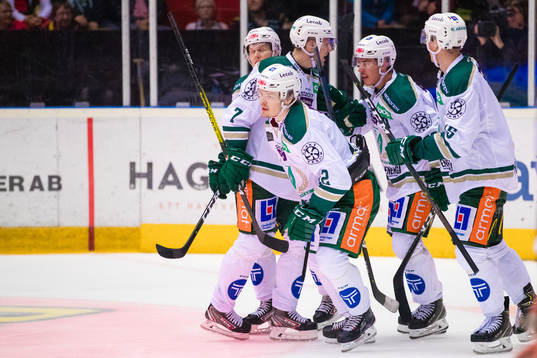 Färjestads Ville Leskinen jublar