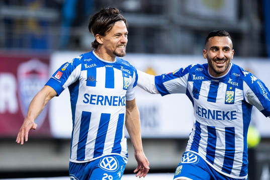 IFK Göteborgs Lasse Vibe jublar med Sargon Abraham