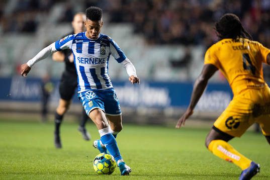 IFK Göteborgs Tobias Sana mot Sirius Kebba Ceesay