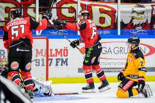 Malmö Redhawks Konstantin Komarek jublar