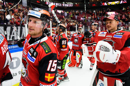 Malmö Redhawks Axel Wemmenborn tackar publiken
