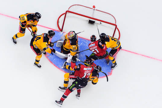 Malmö Redhawks Emil Sylvegård gör 4-0 bakom Luleås