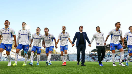 IFK Norrköpings spelare och tränare Jens Gustafsson jublar