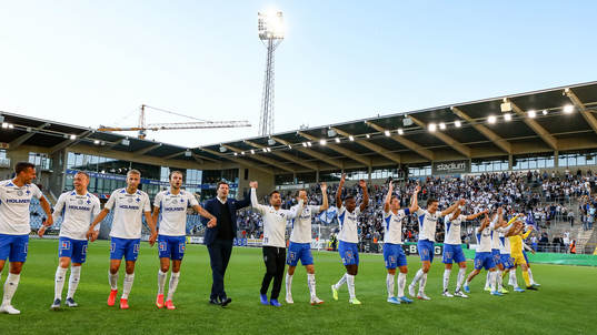 IFK Norrköpings spelare och tränare Jens Gustafsson jublar