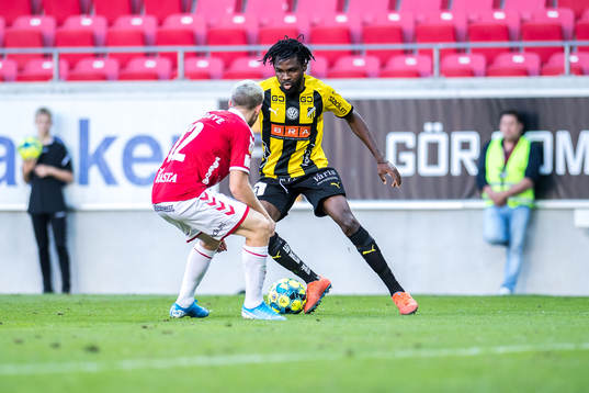 Kalmars Jesper Manns  och Häckens Kwame Kizito