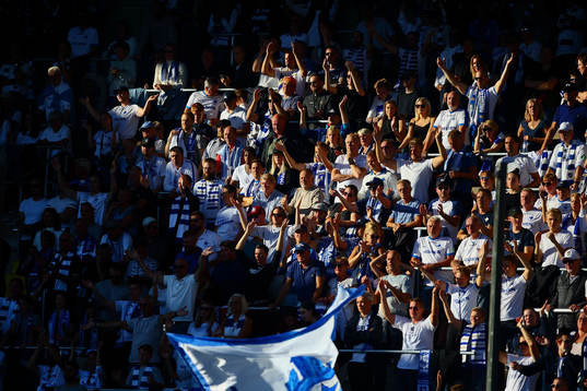 Supportrar till IFK Norrköpings