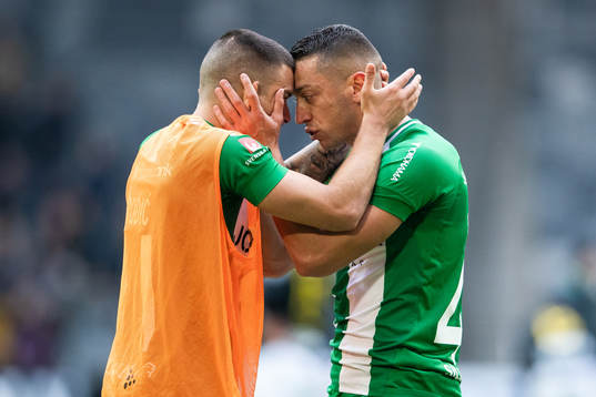 Hammarbys Vladimir Rodic och Nikola Djurdjic jublar