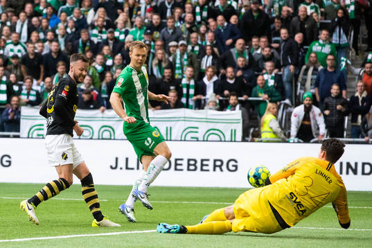 s målvakt Oscar Linnér