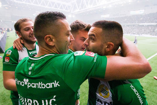 Hammarbys Nikola Djurdjic och Vladimir Rodic jublar