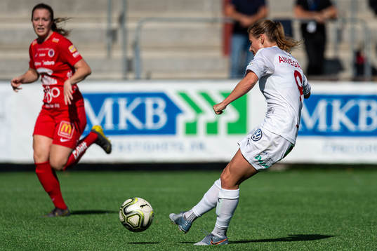Rosengårds Anna Anvegård gör 2-0