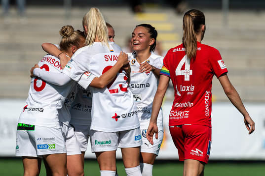 Rosengårds spelare jublar