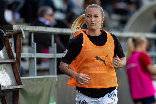 Rosengårds Hailie Mace värmer upp