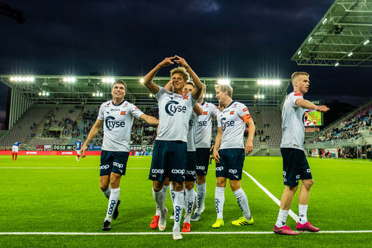 Adrian Nilsen Pereira of Viking celebrates