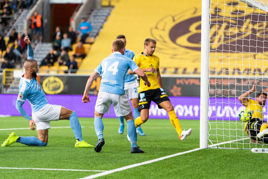 Malmö FFs Guillermo Molins gör 0-1