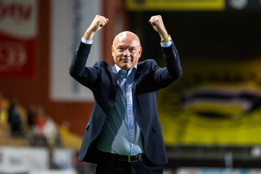 Malmö FFs tränare Uwe Rösler jublar