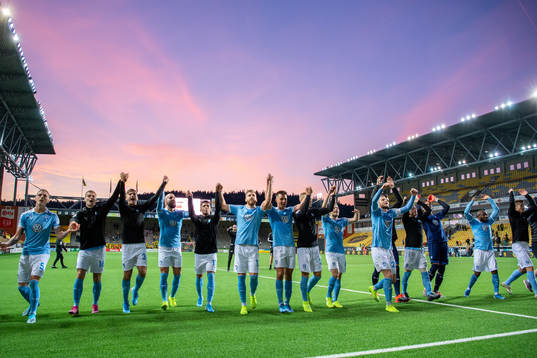Malmö FFs spelare tacka publiken
