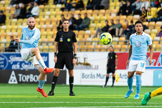 Malmö FFs Jo Inge Berget skjuter