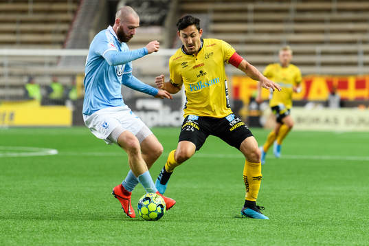 Malmö FFs Jo Inge Berget och Elfsborgs Stefan Ishizaki