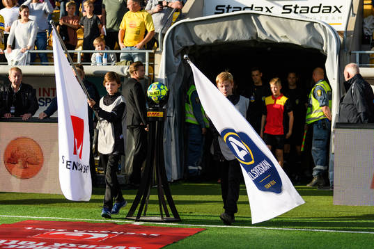 Allsvenskans och Svenska spels flaggor