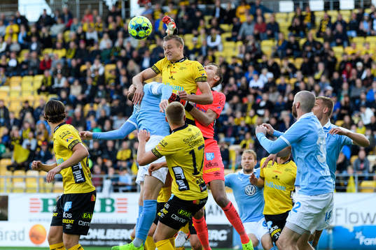 Elfsborgs Stian Rode Gregersen och målvakt Tim Rönning