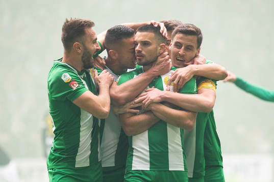 Hammarbys Vladimir Rodic jublar med Nikola Djurdjic, Jeppe