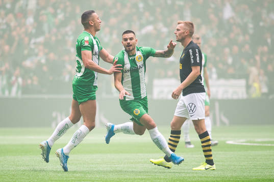 Hammarbys Vladimir Rodic jublar