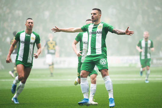 Hammarbys Vladimir Rodic jublar