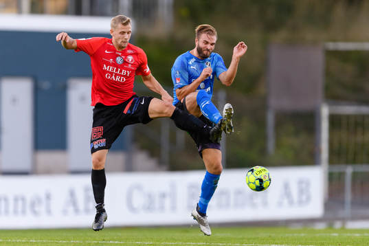 Trelleborgs Erik Andersson och Halmstads Jesper Westerberg