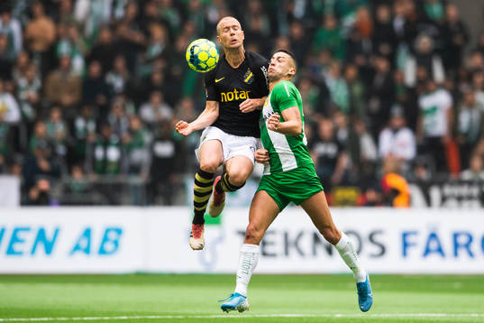 s Per Karlsson och Hammarbys Nikola Djurdjic